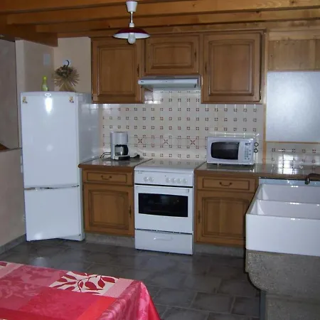 Dom wakacyjny Gite Chambon-Sur-Lac, 3 Pieces, 6 Personnes - Fr-1-630-132