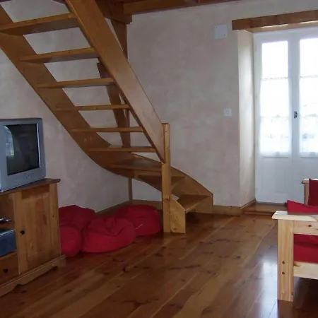 Gite Chambon-Sur-Lac, 3 Pieces, 6 Personnes - Fr-1-630-132 Dom wakacyjny Chambon-sur-Lac