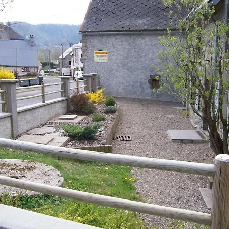 Gite Chambon-Sur-Lac, 3 Pieces, 6 Personnes - Fr-1-630-132 Chambon-sur-Lac